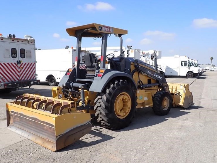 2019-deere-210lep-image-3
