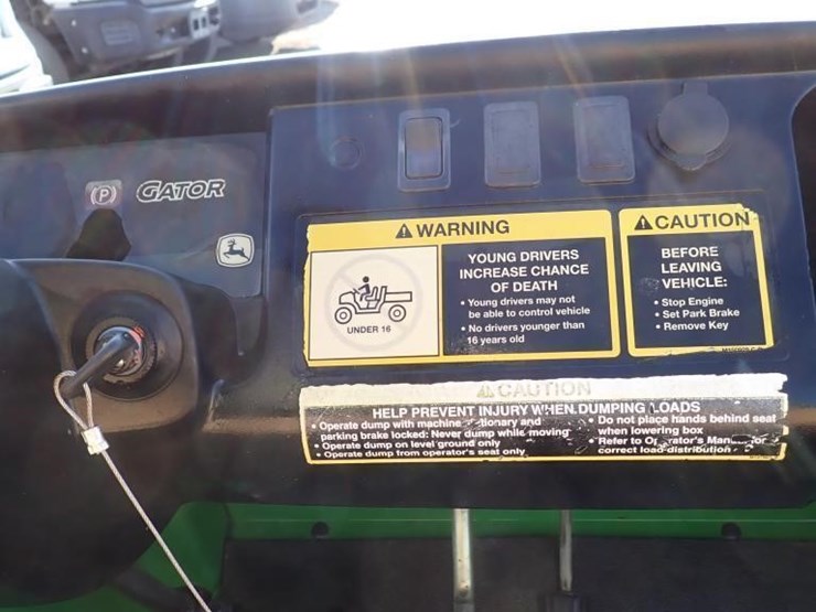 2012-john-deere-gator-image-12