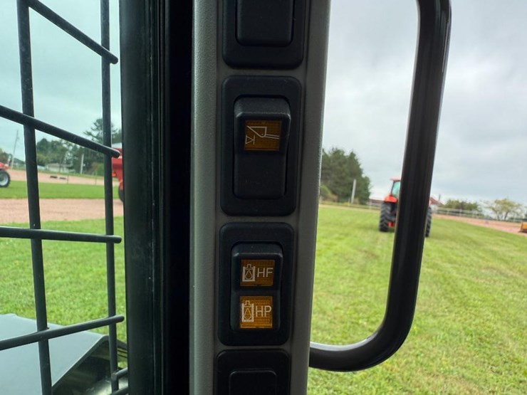 new-holland-c232-image-41