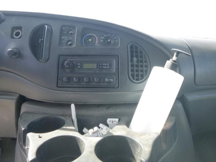 2008-ford-e350-image-11