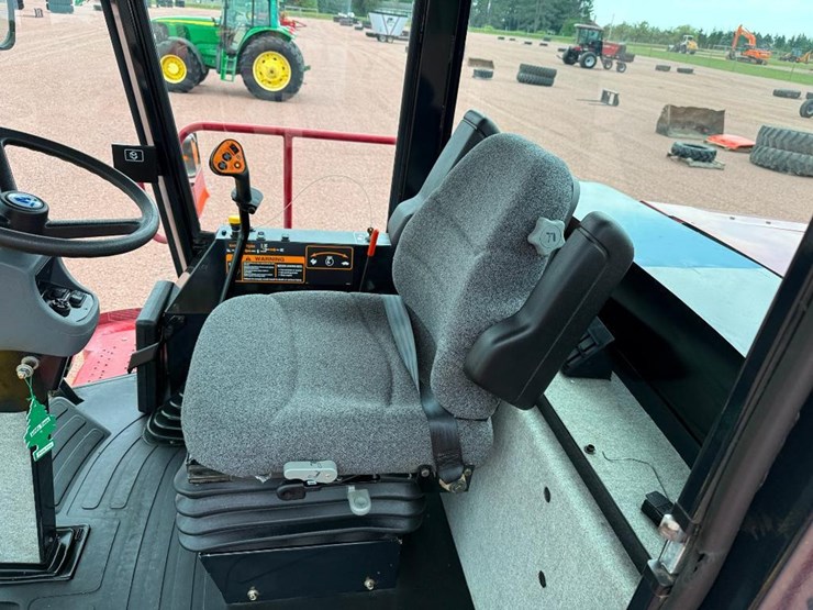 new-holland-hw305-image-54