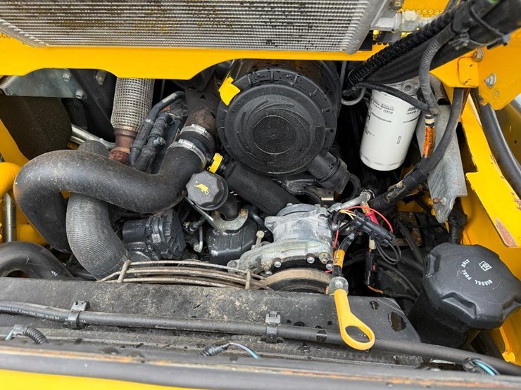 new-holland-c232-image-27