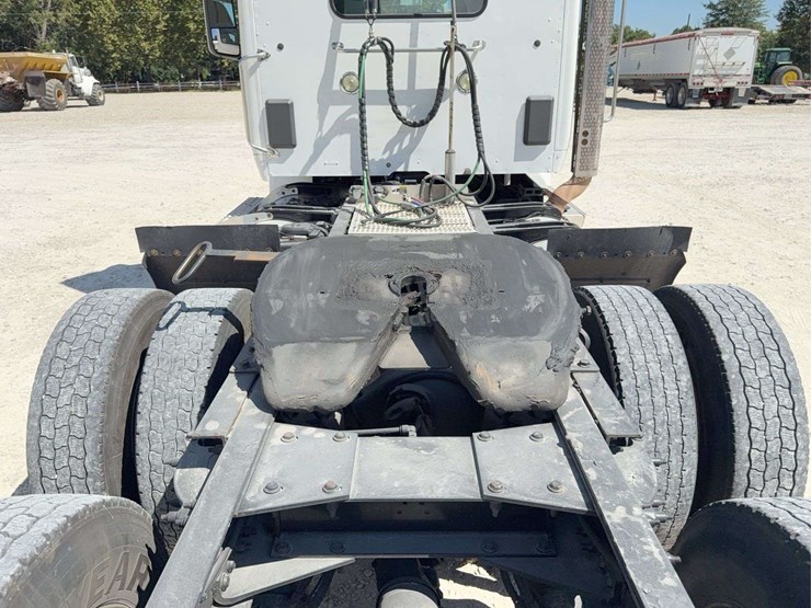 2018-peterbilt-579-image-34