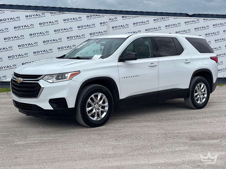 2021-chevrolet-traverse-image-1