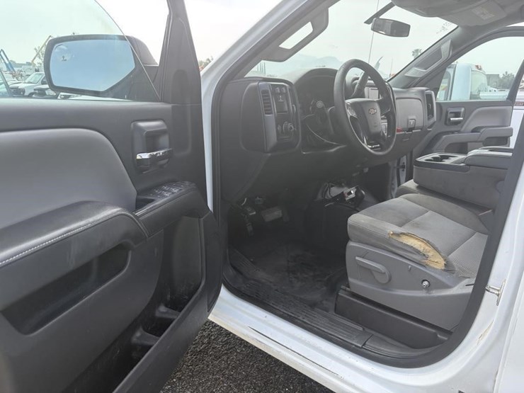 2015-chevrolet-2500-image-12