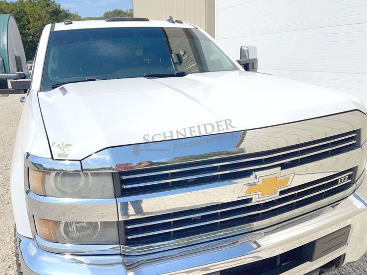 2015-chevrolet-2500hd-image-9