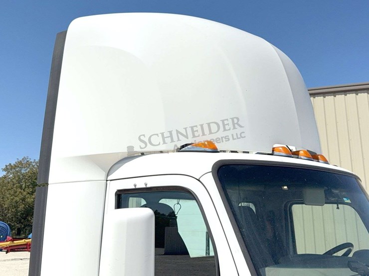 2020-peterbilt-579-image-16