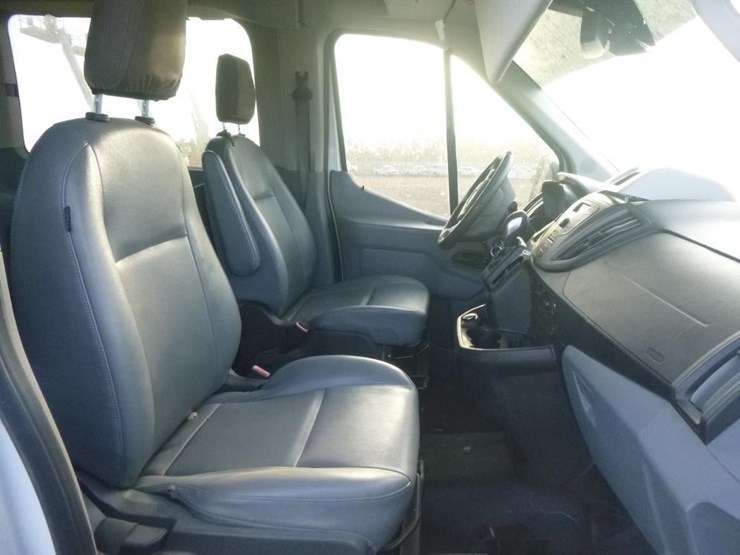 2019-ford-transit-image-16