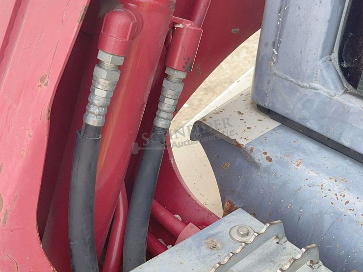 2012-takeuchi-tl10-image-13
