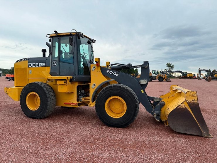 deere-624k-image-3