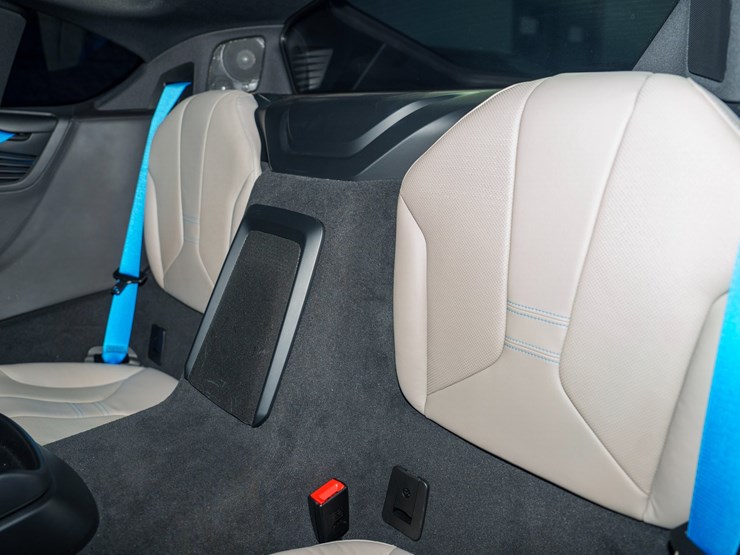 #1064-•-2015-bmw-i-8-image-65