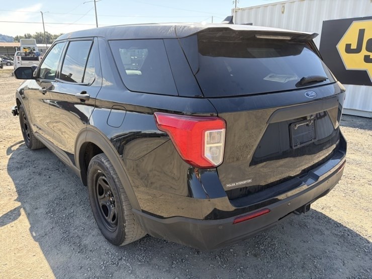 2021-ford-explorer-image-6