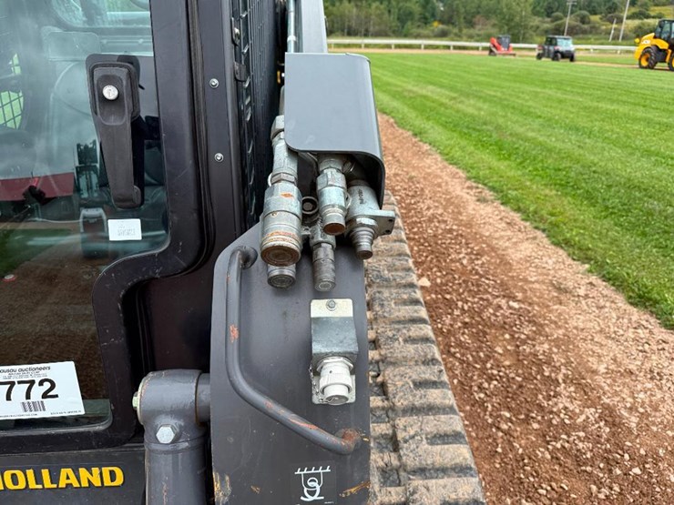 new-holland-c238-image-17