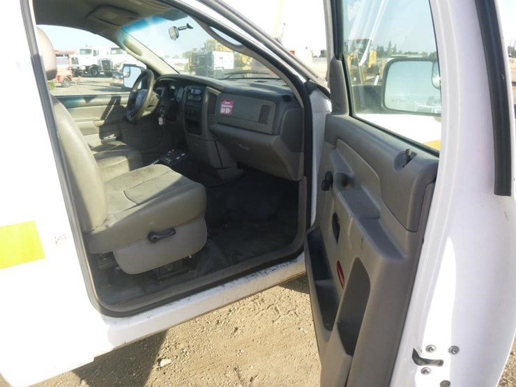 2005-dodge-ram-2500-image-18