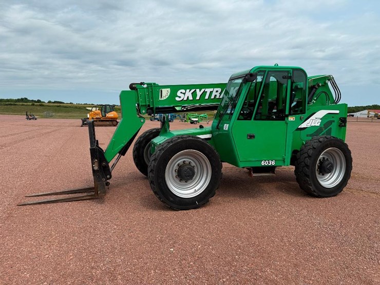 2015-sky-trak-6036-image-1