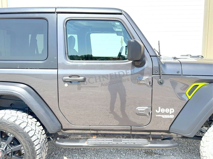 2018-jeep-wrangler-sport-image-21