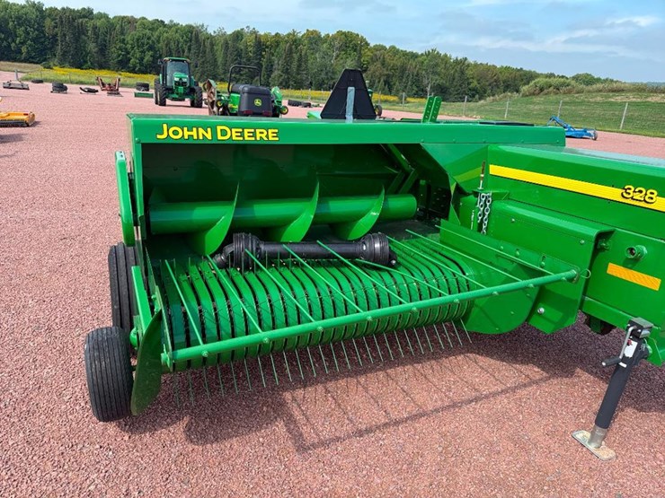2022-john-deere-328-image-7