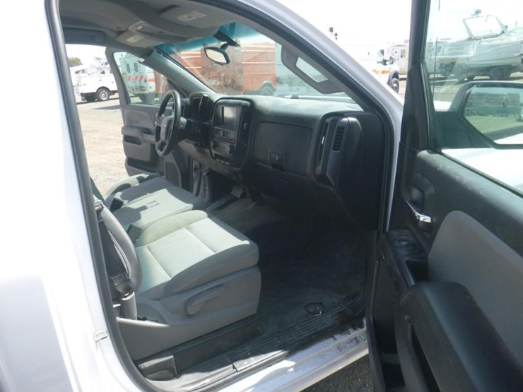 2018-chevrolet-1500-image-6