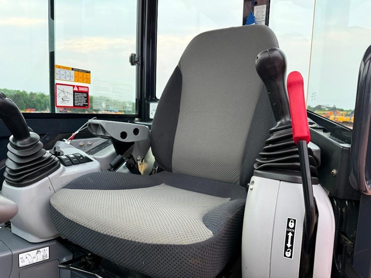 2023-deere-50g-image-50