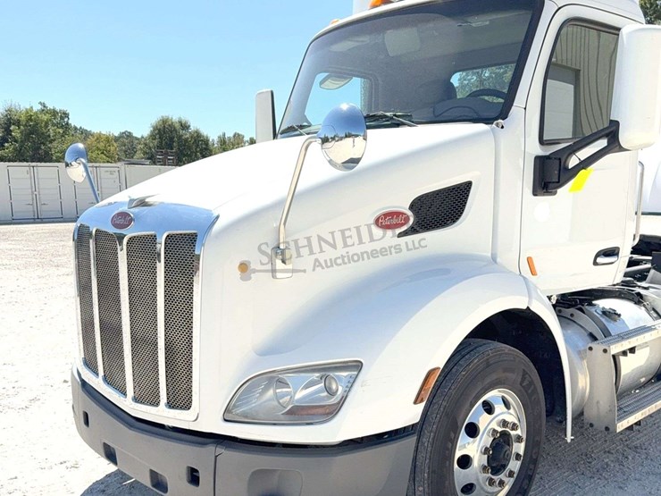 2018-peterbilt-579-image-51