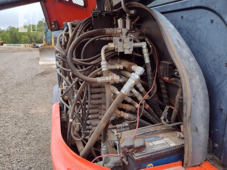 2016-kubota-kx040-4-image-31
