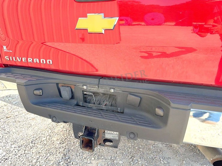 2013-chevrolet-2500hd-image-24