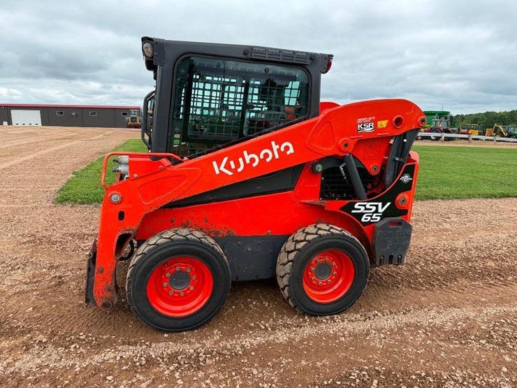 2023-kubota-ssv65-image-1