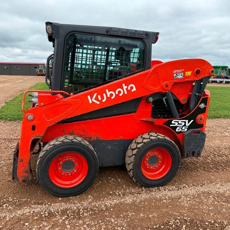 2023 KUBOTA SSV65