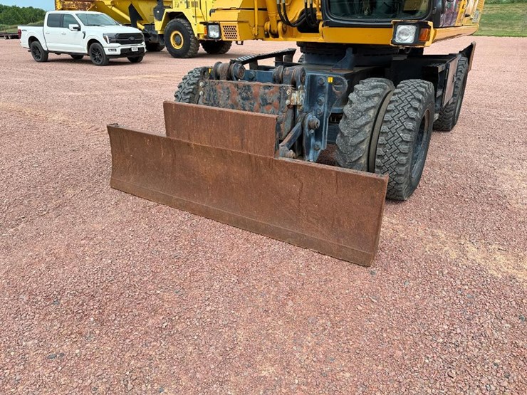 deere-210c-w-image-30
