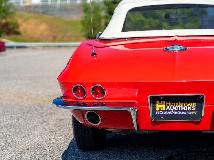 #1032-•-1964-chevrolet-corvette-convertible-image-16