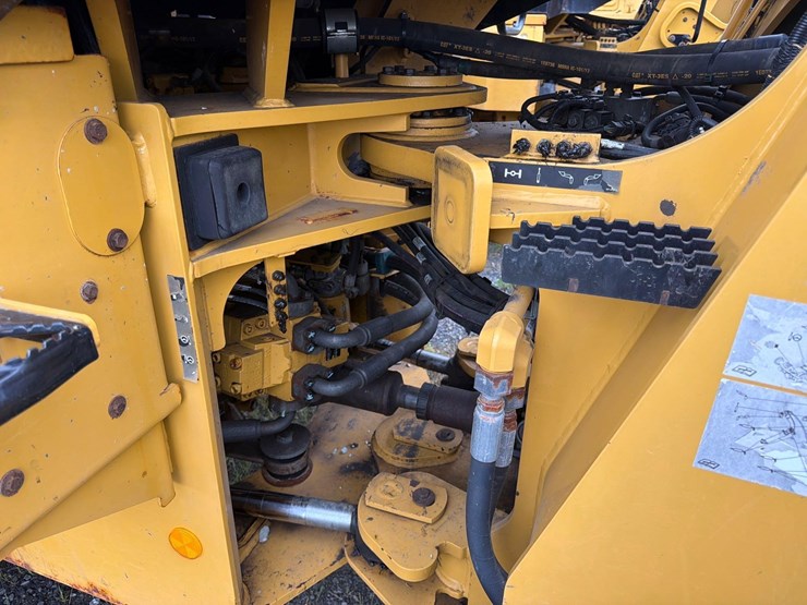 2020-caterpillar-938m-image-14