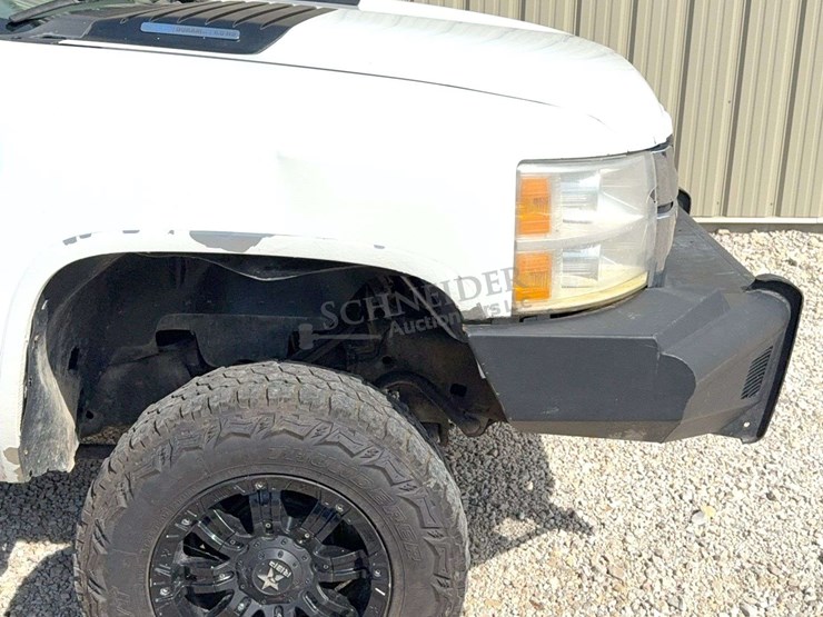 2011-chevrolet-2500hd-image-11