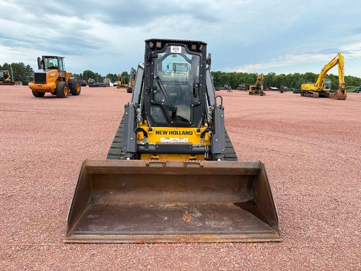 new-holland-c362-image-2