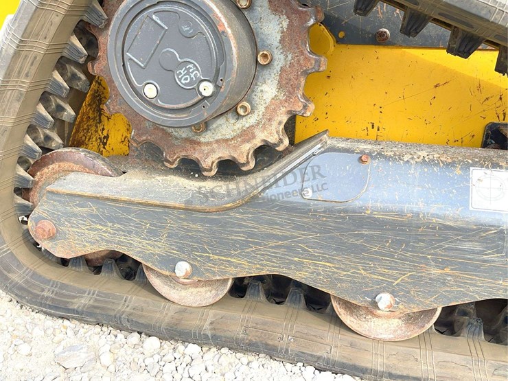 2021-new-holland-c327-image-15