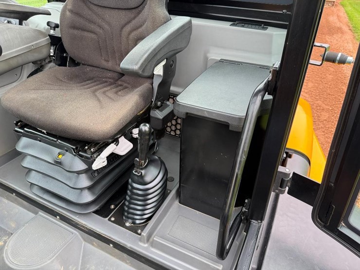jcb-tm320-image-51
