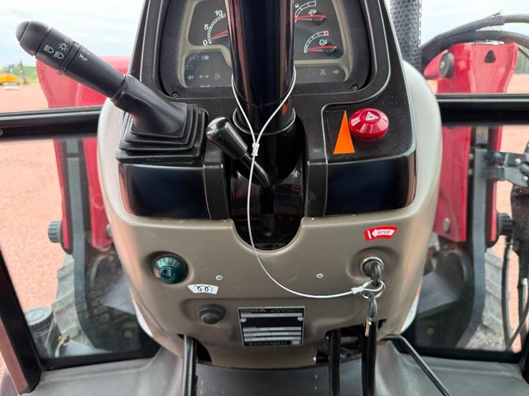 case-ih-farmall-70-image-47