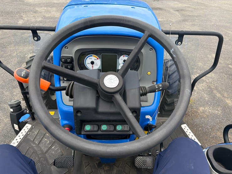 new-holland-workmaster-120-image-17