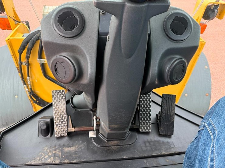 deere-644k-image-60