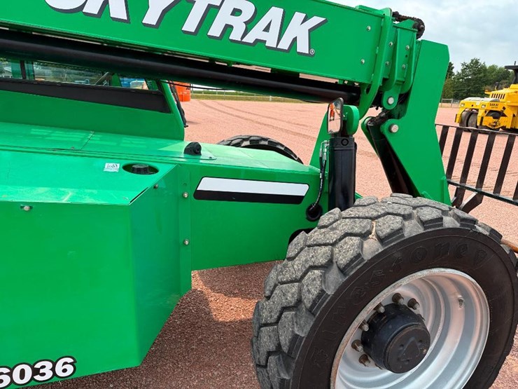 2015-sky-trak-6036-image-12
