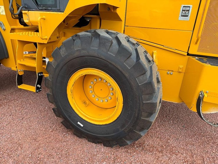 2019-deere-544l-image-7