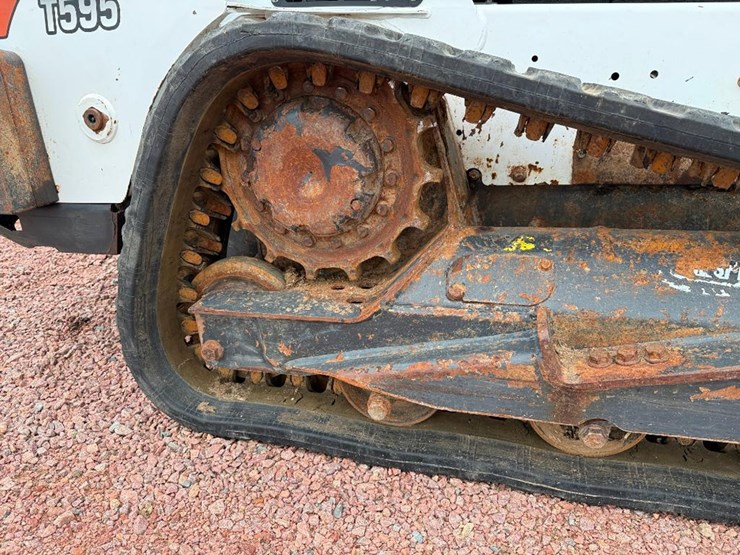 bobcat-t595-image-21