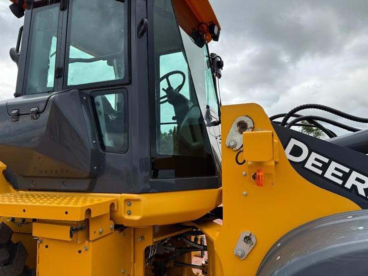 2019-deere-544l-image-17