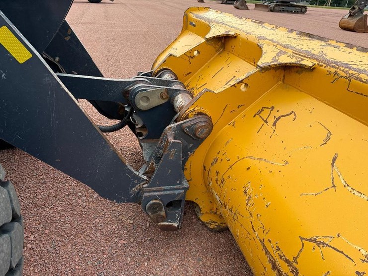 deere-524k-image-33