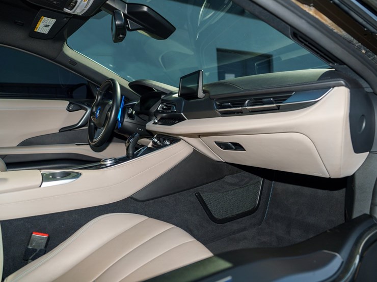 #1064-•-2015-bmw-i-8-image-90