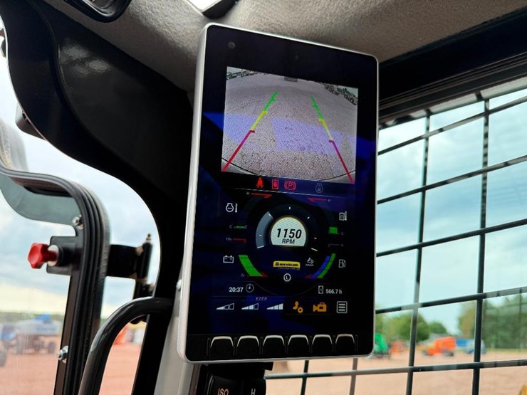 new-holland-c362-image-45