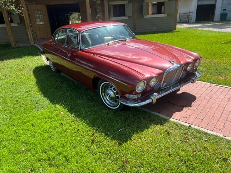 #1066-•-offered-at-no-reserve-|-1967-jaguar-420-g-image-2