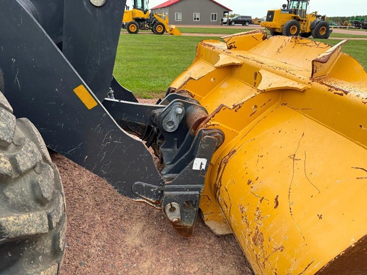 2021-deere-544p-image-36