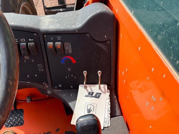 2014-jlg-g6-42a-image-40