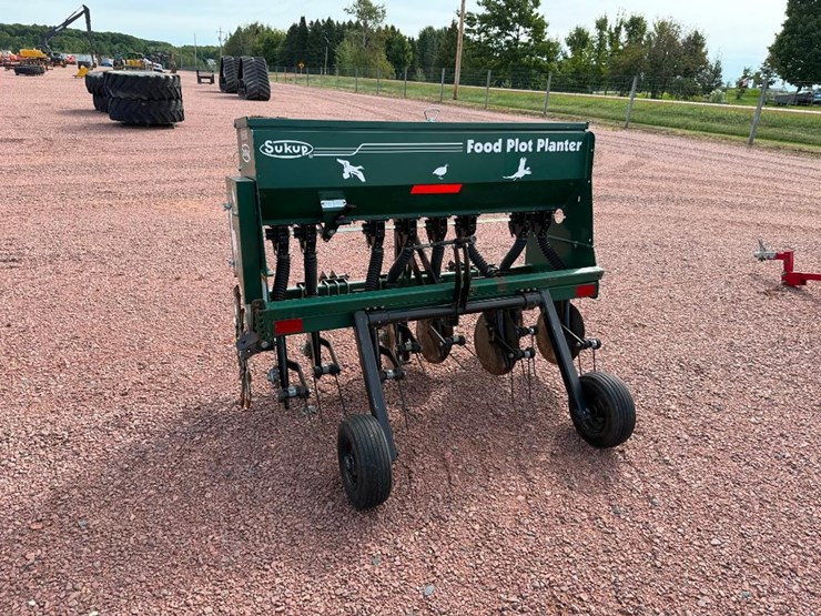 sukup-food-plot-planter-image-4