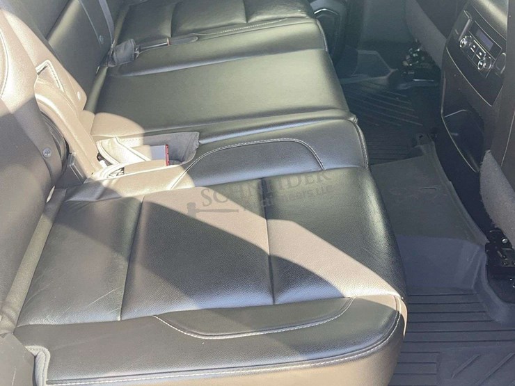 2016-chevrolet-tahoe-lt-image-36
